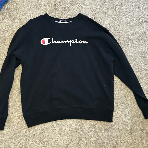Champion Crewneck - Picture 1 of 3